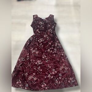 Elegant Red Maxi Sundress with Scoop Neck for Weddings